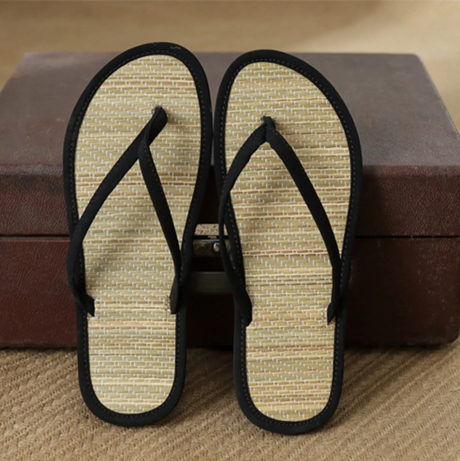 Tongs plates pour femmes, sandales confortables, en rotin et bambou, tendance 2022 Tongs plates pour femmes, sandales confortables, en rotin et bambou, tendance 2022