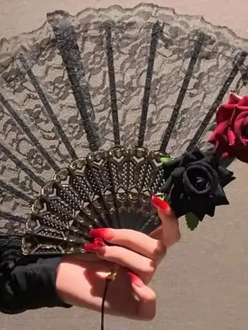 Éventail pliant en dentelle pour femmes, en tissu noir et blanc, avec pompons, danse de style ancien, pour cadeaux de fête de mariage Éventail pliant en dentelle pour femmes, en tissu noir et blanc, avec pompons, danse de style ancien, pour cadeaux de fête de mariage