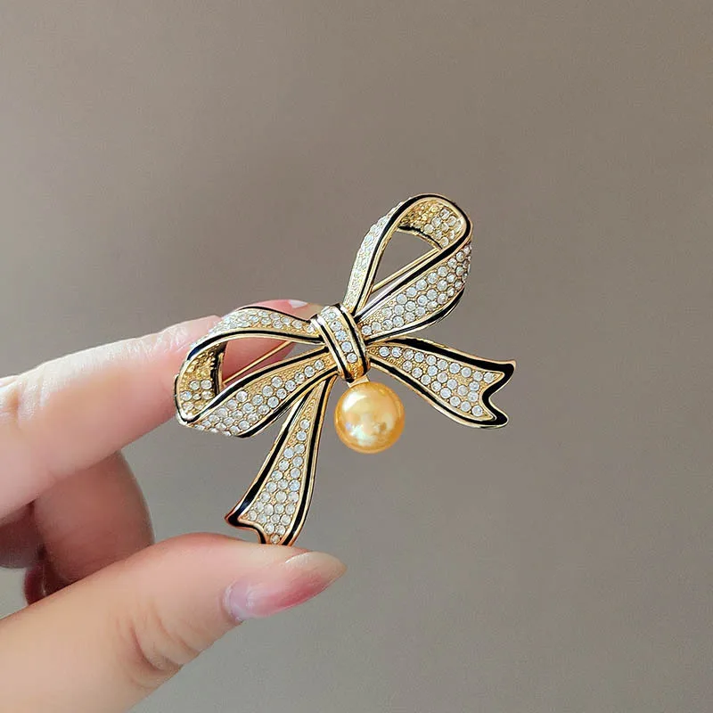 broche élégante avec nœud en perles pour femmes, corsage de luxe haut de gamme, épingle de cardigan anti éblouissement pour un usage quotidien broche élégante avec nœud en perles pour femmes, corsage de luxe haut de gamme, épingle de cardigan anti éblouissement pour un usage quotidien