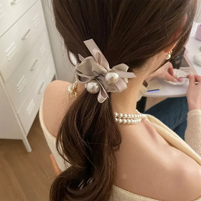 style coréen élégant haut de gamme papillon noeud perle attaches de cheveux femmes bandes de cheveux populaire coréen nouveau modèle accessoires de cheveux style coréen élégant haut de gamme papillon noeud perle attaches de cheveux femmes bandes de cheveux populaire coréen nouveau modèle accessoires de cheveux