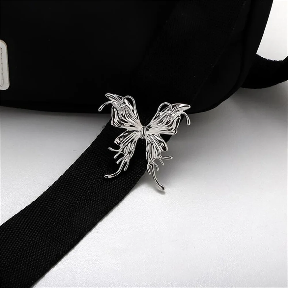 broche papillon fluide minimaliste pour femmes, épingles à revers en métal de luxe à la mode, accessoires bijoux de fête, cadeau broche papillon fluide minimaliste pour femmes, épingles à revers en métal de luxe à la mode, accessoires bijoux de fête, cadeau