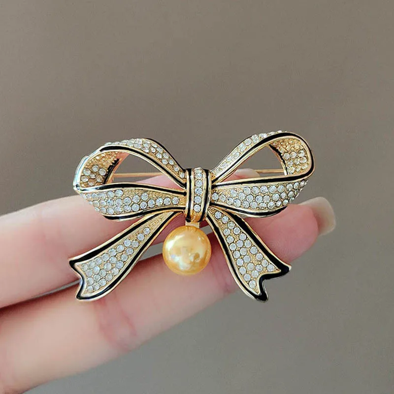 broche élégante avec nœud en perles pour femmes, corsage de luxe haut de gamme, épingle de cardigan anti éblouissement pour un usage quotidien broche élégante avec nœud en perles pour femmes, corsage de luxe haut de gamme, épingle de cardigan anti éblouissement pour un usage quotidien