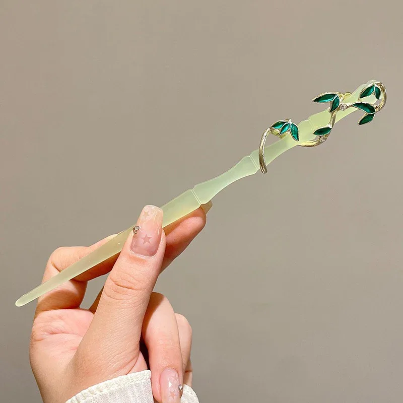 pince à cheveux élégante de style chinois, bâton à pompon, design floral traditionnel, accessoire de coiffure, bijoux pour femmes, épingle à cheveux, aiguille pour cheveux pince à cheveux élégante de style chinois, bâton à pompon, design floral traditionnel, accessoire de coiffure, bijoux pour femmes, épingle à cheveux, aiguille pour cheveux