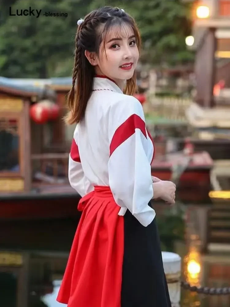robe kimono japonaise pour femme, jupe brodée de chat noir et blanc, vêtements vintage asiatiques, costume harajuku de cosplay anime de fête du yukat robe kimono japonaise pour femme, jupe brodée de chat noir et blanc, vêtements vintage asiatiques, costume harajuku de cosplay anime de fête du yukat