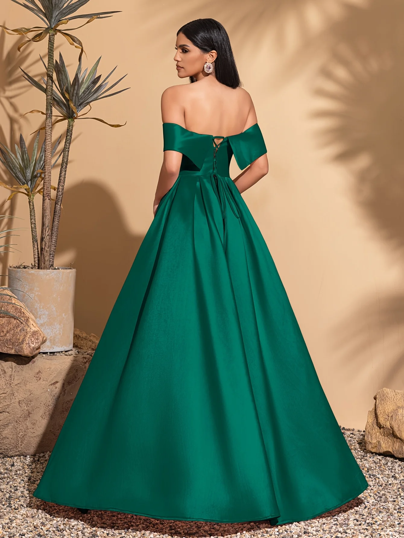 robe en satin à épaules dénudées avec cravate au dos, robe élégante et chic robe en satin à épaules dénudées avec cravate au dos, robe élégante et chic