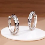Boucles d’oreilles en argent Sterling 925 et Zircon brillant pour femmes, rondes, circulaires, à la mode, bijoux élégants, cadeaux de fête d’anniversaire, nouvelle collection Boucles d’oreilles en argent Sterling 925 et Zircon brillant pour femmes, rondes, circulaires, à la mode, bijoux élégants, cadeaux de fête d’anniversaire, nouvelle collection