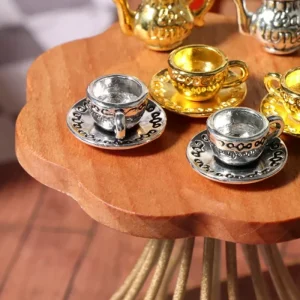 1 ensemble 1:12 maison de poupée Miniature théière tasse soucoupe métal service à thé Table à manger modèle décor jouet maison de poupée accessoires 1 ensemble 1:12 maison de poupée Miniature théière tasse soucoupe métal service à thé Table à manger modèle décor jouet maison de poupée accessoires