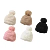 chapeau en coton élastique au crochet avec pompons tricoté hiver chaud bébé chapeau belle couleur unie bonnets nouveau né casquettes chapeaux nouveau
